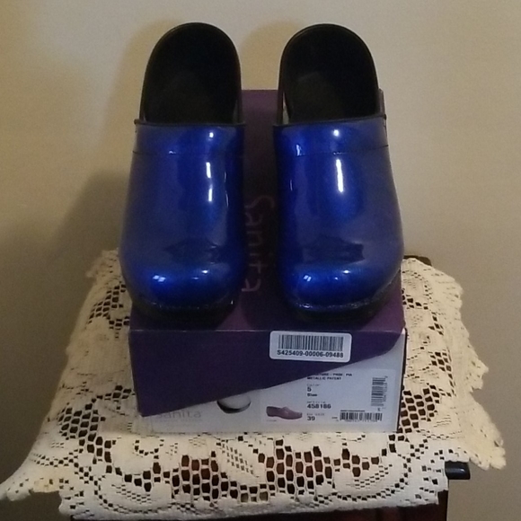 All sort of foot wear/ shoes - Picture 7 of 16